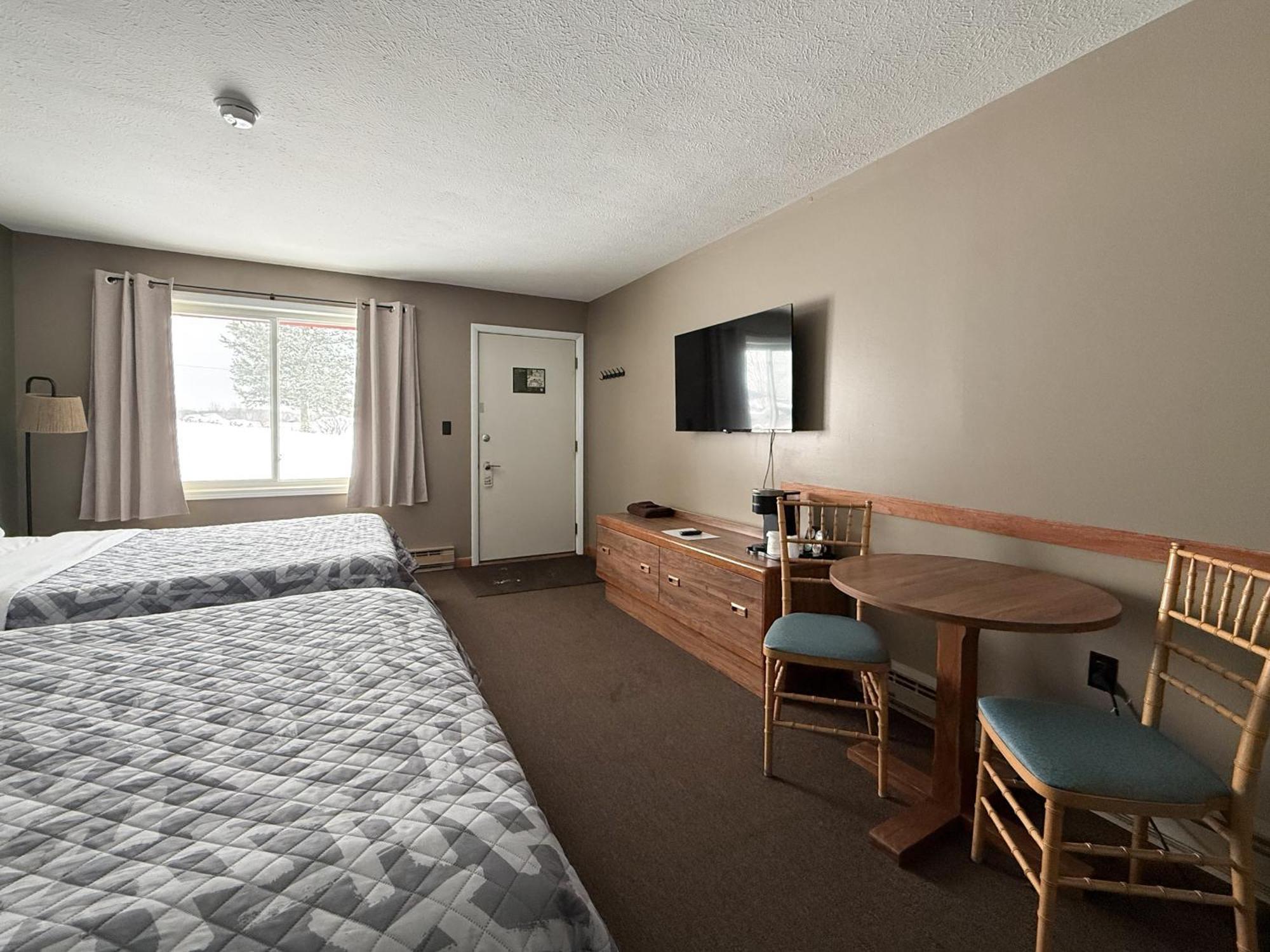 The Trail Inn - Newberry, Mi - Formerly Knollwood Inn - 13467 M-28 Esterno foto